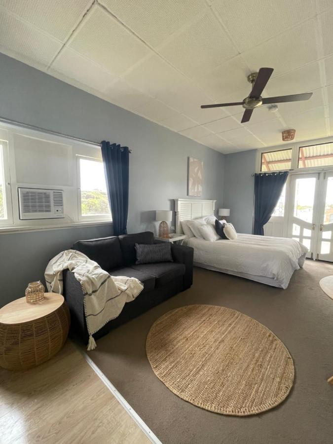 Court House - Studio Beachport Bagian luar foto